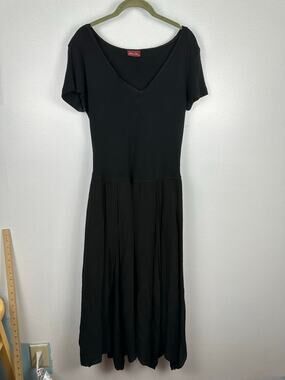 Barbra Lesser black drop-waist midi dress short sleeves flowy pleated skirt Med.
